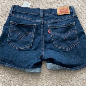 LEVI'S SHORTS
